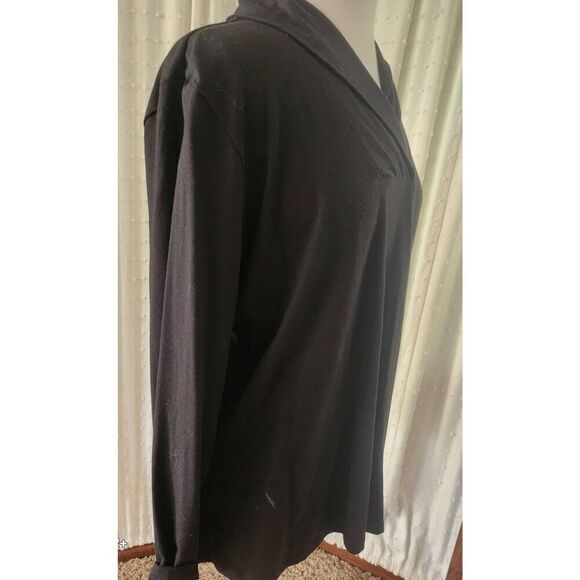 T2 D & Co Essentials black top - Picture 2 of 10